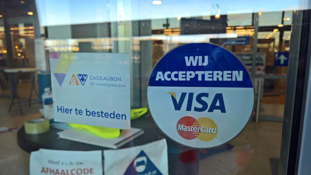 Wij accepteren Visa & Mastercard at the GAMMA, Blijdorpse Polder, Rotterdam (2021) 02